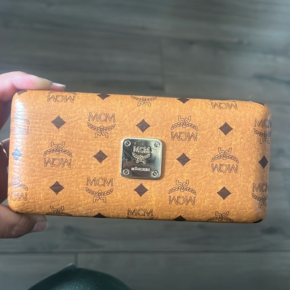 Authentic MCM sunglasses case only! Shade is not available since it was stolen.